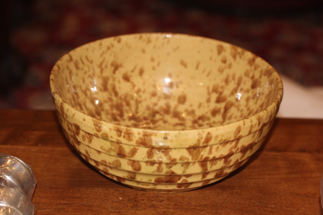 Roseville Spongeware Bowl: antique - possibly 19th century - 8 1/8" in diameter
