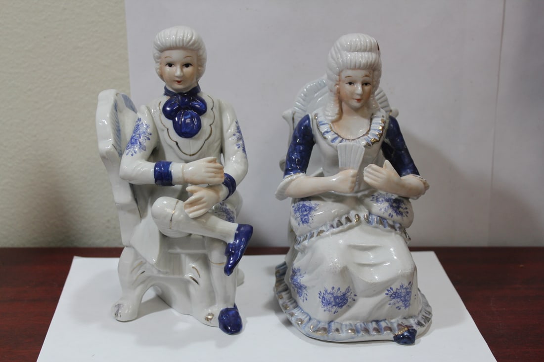 A Ceramic George and Martha Washington Figure: 7 5/8" tall each