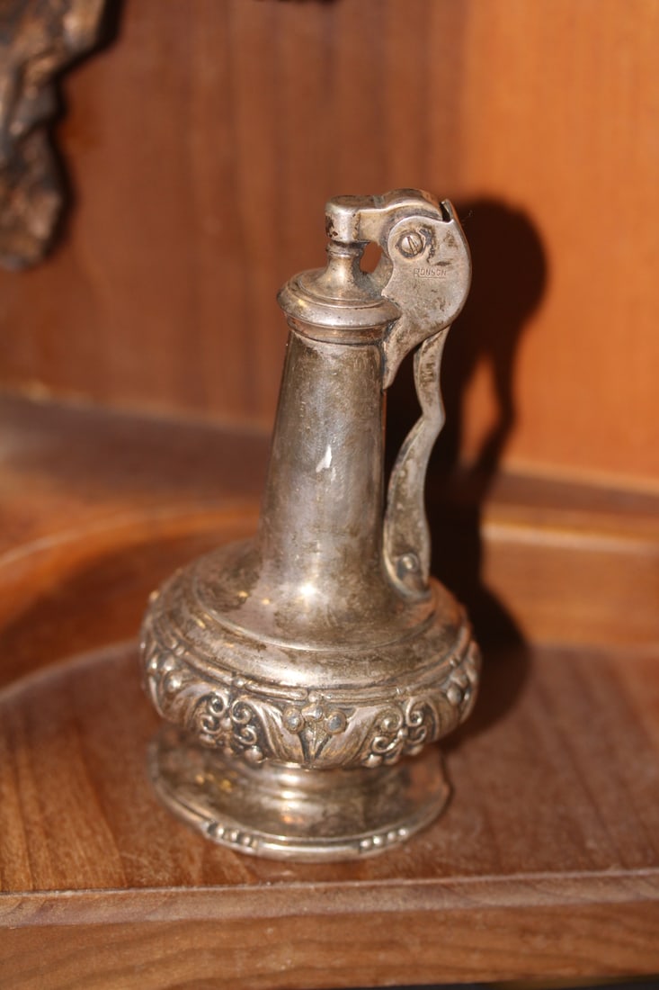 Ronson Table Lighter: 4 1/2" tall