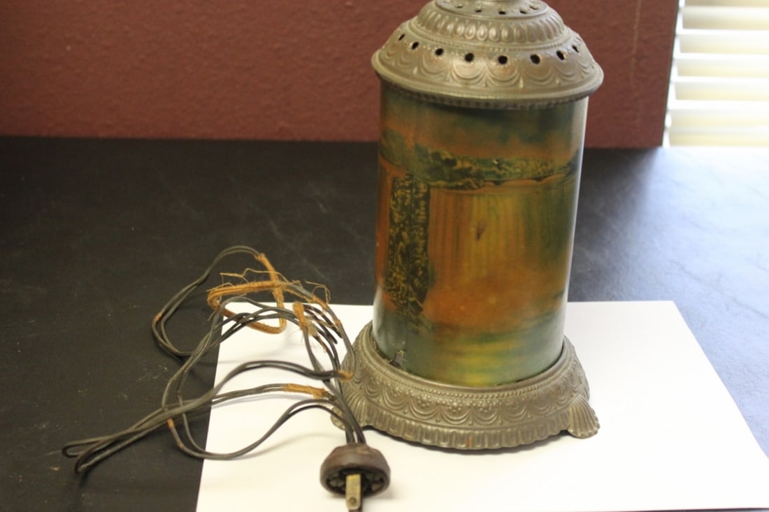 A Scene-In-Motion Waterfall Lamp: Probably 1920's - working - 9 1/2" tall