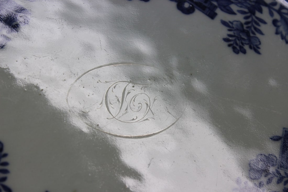 A Chinese Export Large Planter - 2