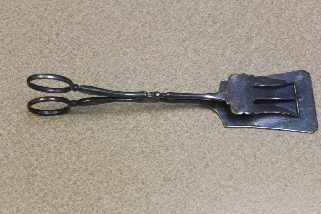 Antique Silverplate Pastry Tong: 8 1/2" across