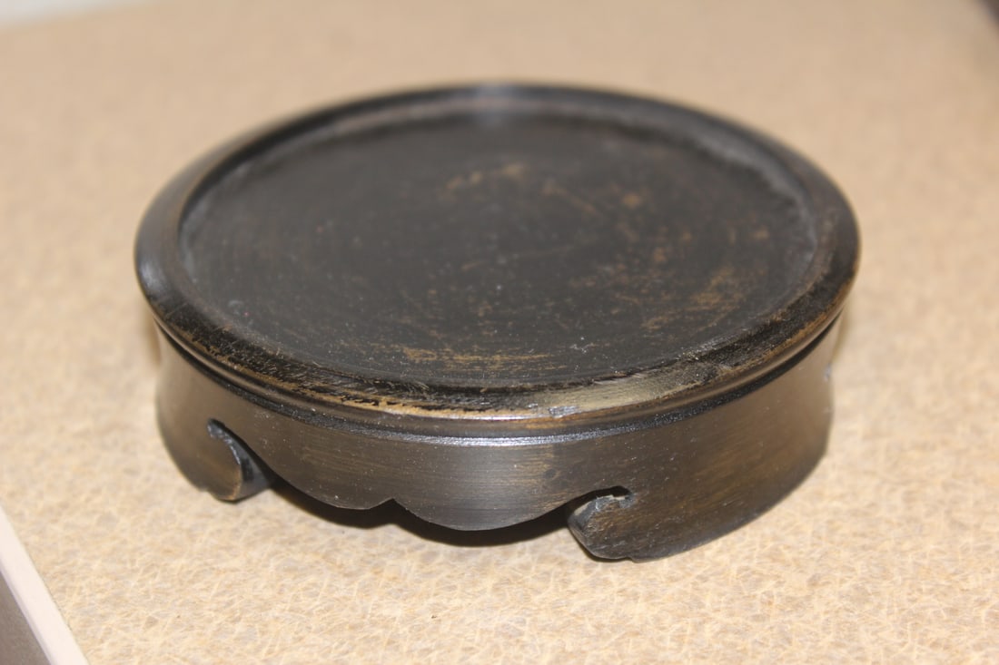 Vintage Wooden Stand: simpole carving - inside diameter= 3 inches