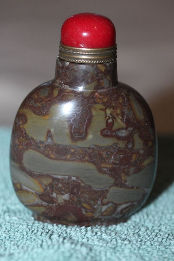 Chinese Stone Snuff Bottle: Most likely jasper. 3" tall approximately.