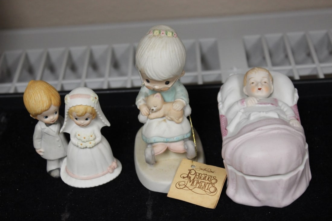 Lot of 3 Figurines: One is a box - Longest= 5 inches long