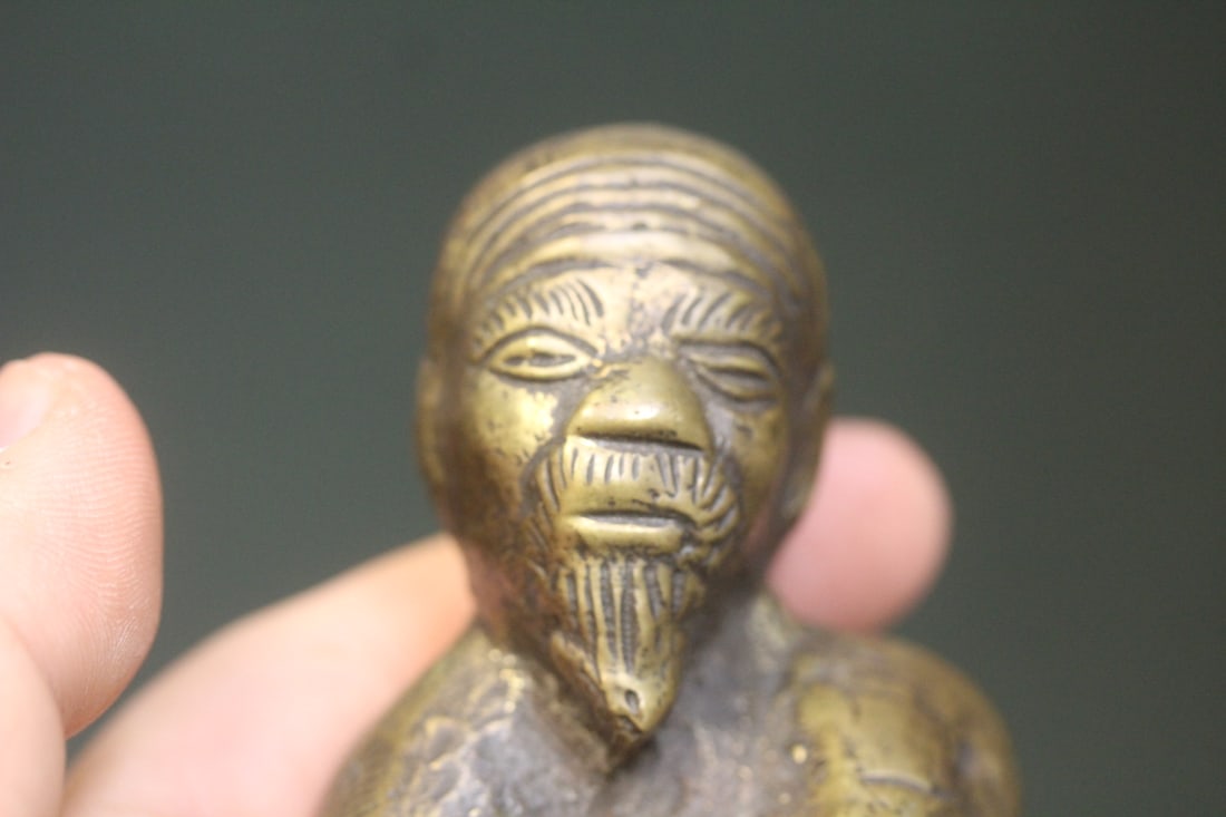 Solid bronze Chinese man - 3