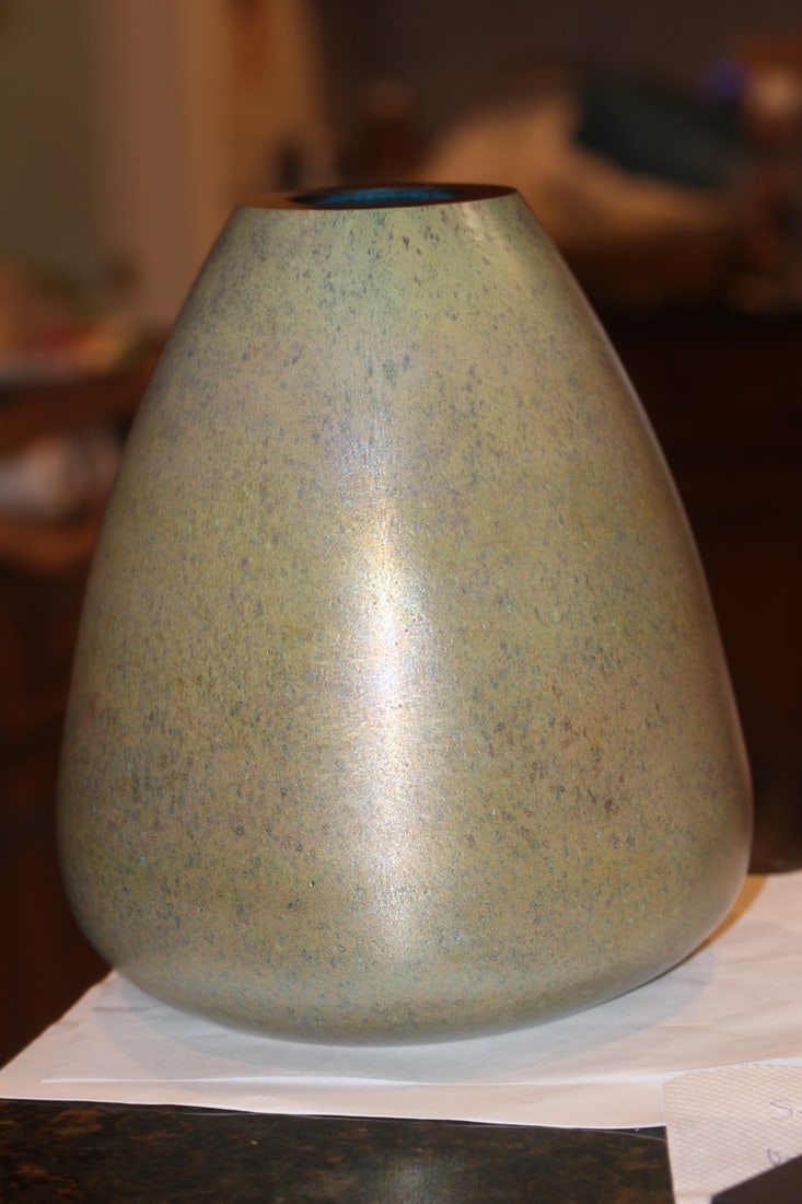 Jerry Mcellend Iridescent Artglass Vase: heavy - well made - signed Jerry Mcellend - 10 1/4" tall by 7 3/4" wide