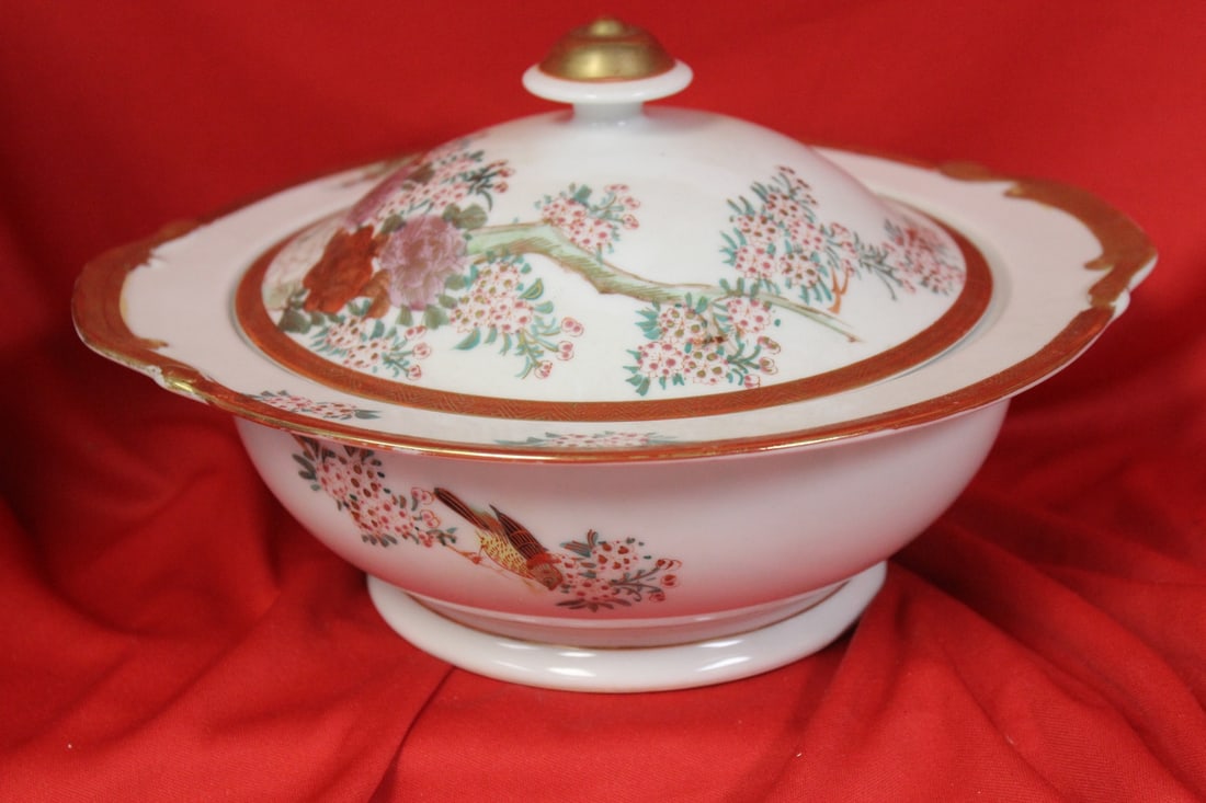 A Japanese Kutani Taureen: Signed on the bottom - 10 1/2" in diameter