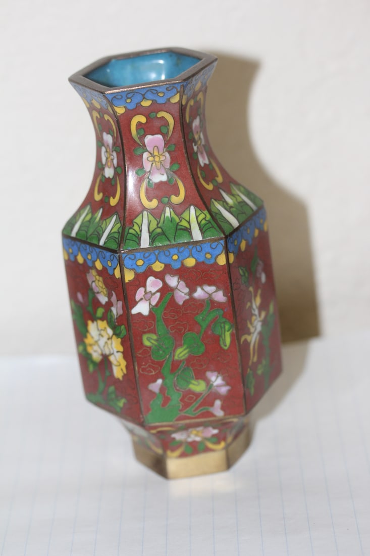 Chinese Septagon Cloisonne Vase: well made - 5 3/8" tall