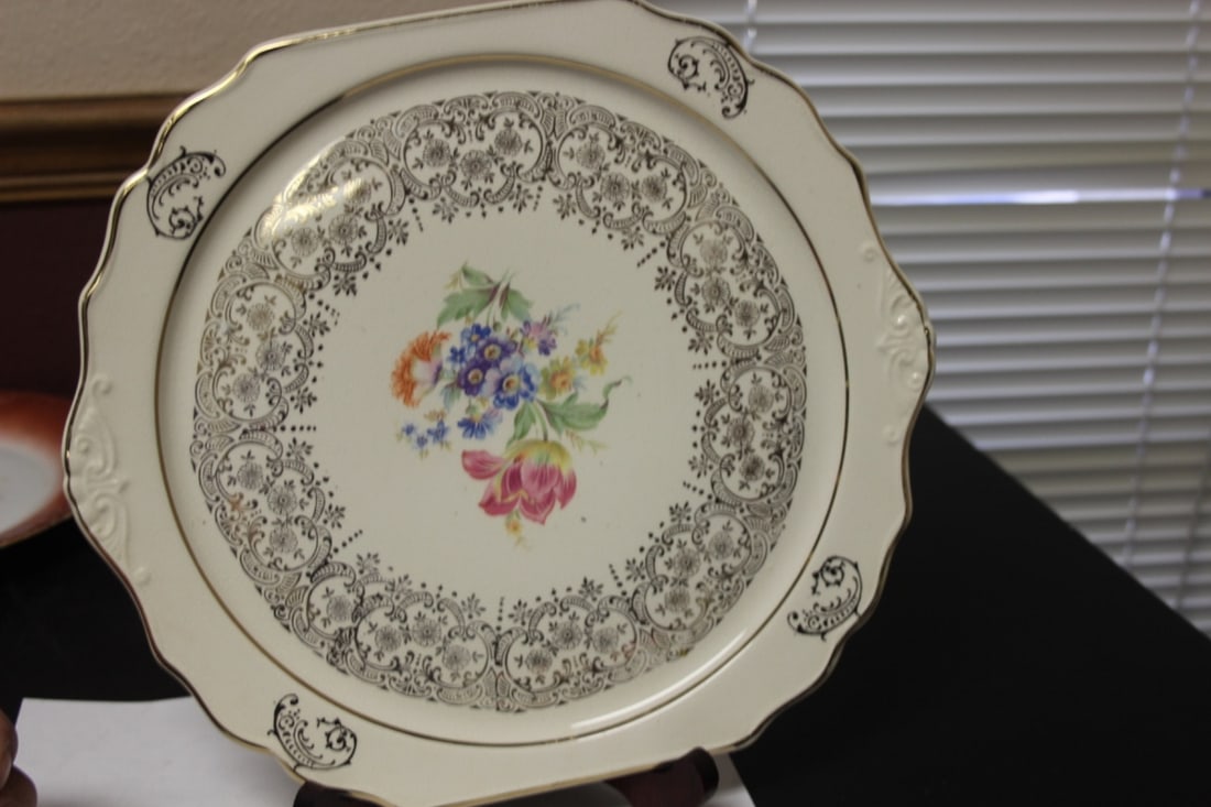 A 22Kt Gold Plated Pottery: 12" in diameter