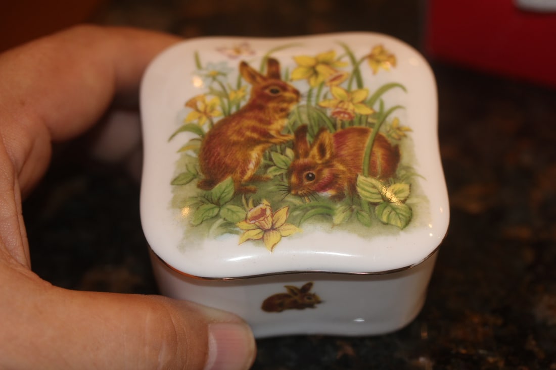 Porcelain Music Trinket Box: 2 3/4" square