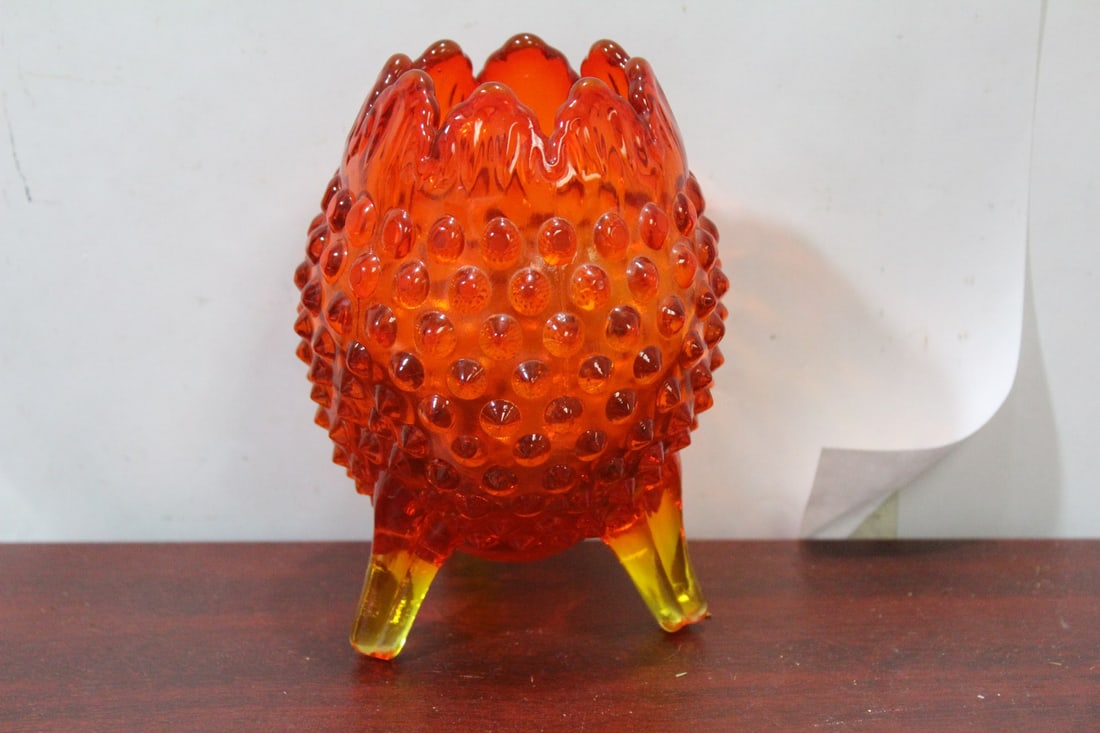 An Amberina 3-legged Glass Cup or Vase: 5 1/8" tall