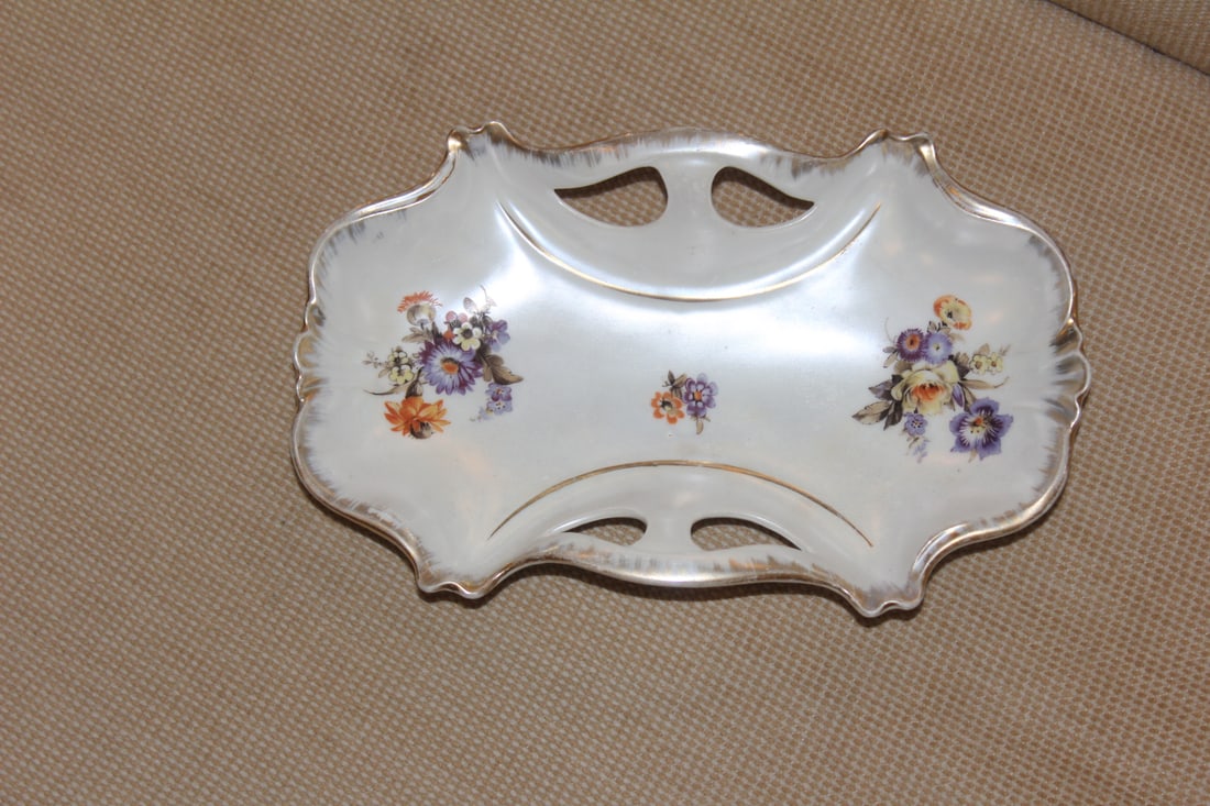 Vintage German Reticulated Dish: vegetable dish - 8 5/8" in length
