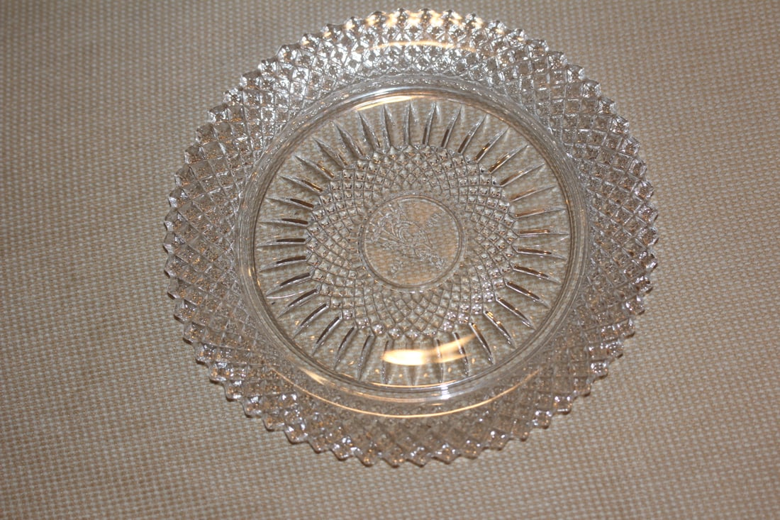 Vintage Sandwich Glass Plate: 7 7/8" in diameter