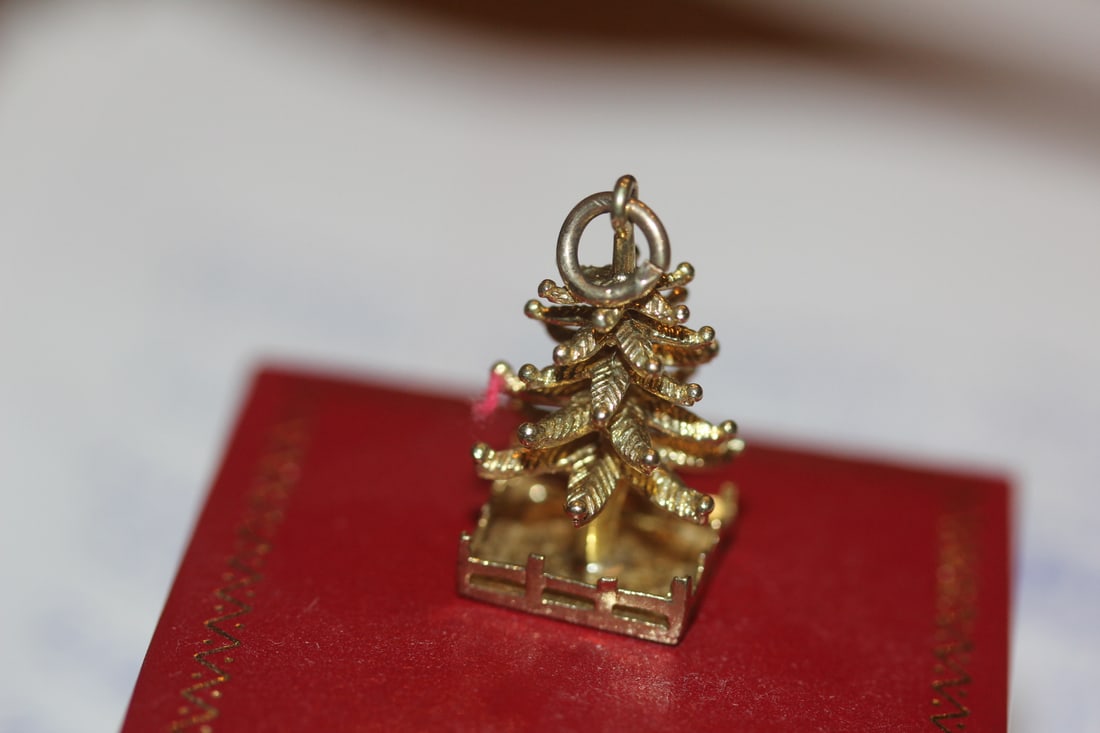 Signed Tiffany and Co.14Kt Gold Pendant: christmas tree motif - rare