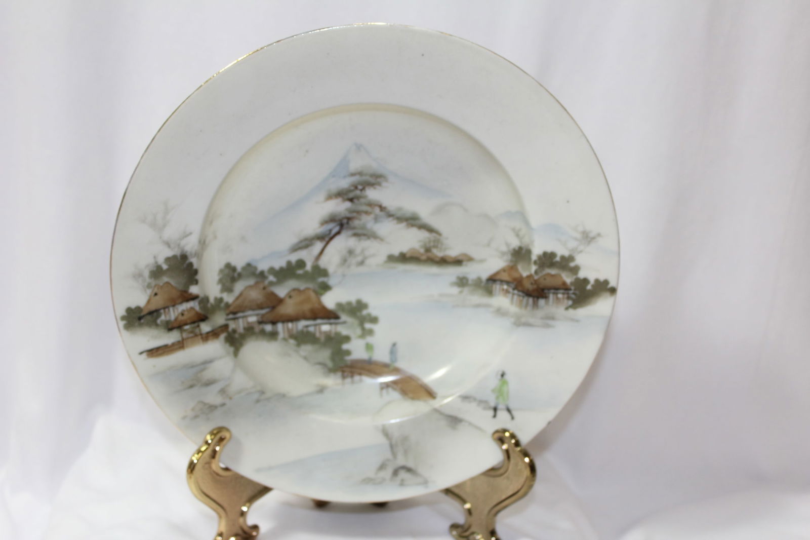 A Japanese Kutani Bowl: Artist Signed - with museum numbered - 9 1/2" in diameter