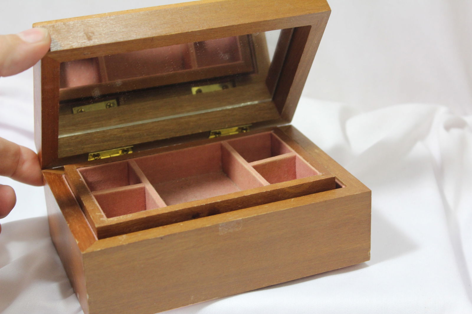 A Wooden Jewelry Box (1 of 6)
