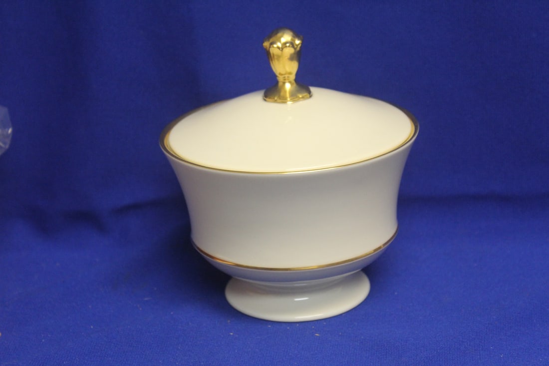 Lenox Candy Dish: with lid - 6 3/8" tall