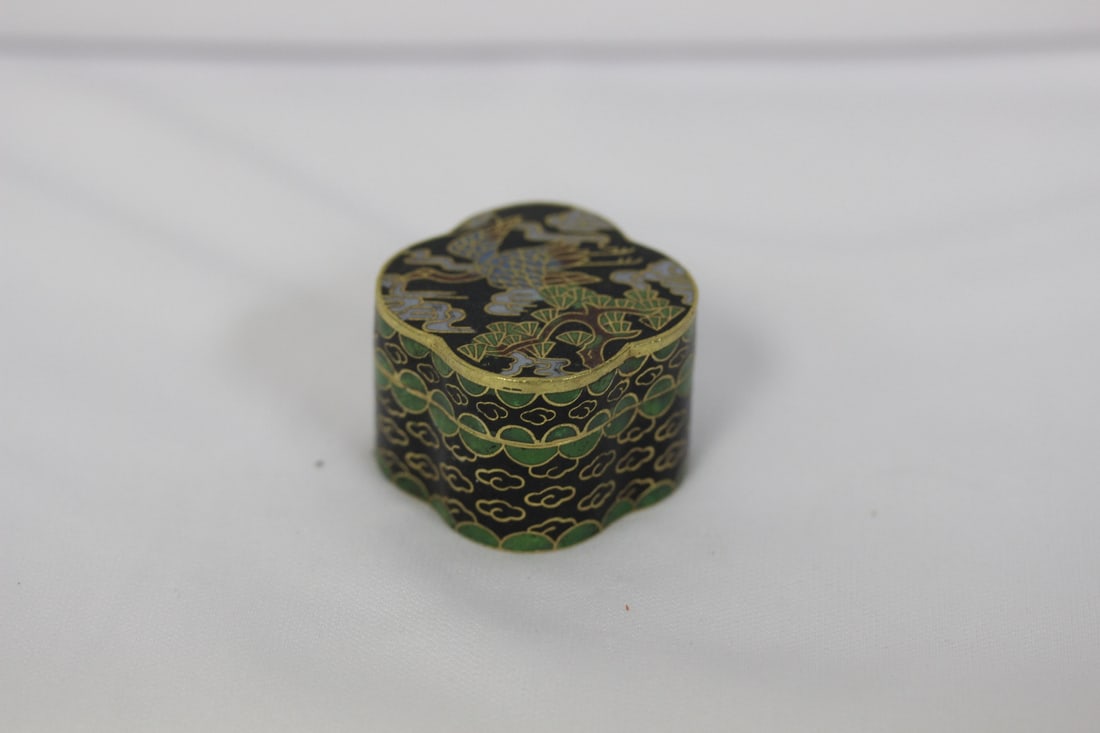 A Cloisonne Trinket Box: 1 1/4" square
