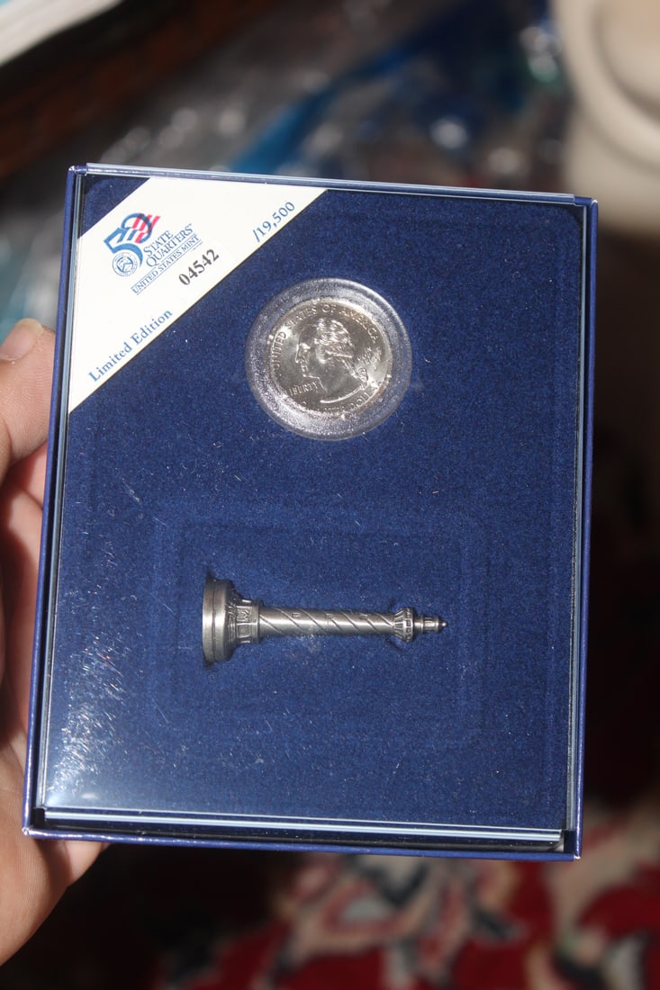 American Spirit Collection Coin and Figurine Set: as shown on photos