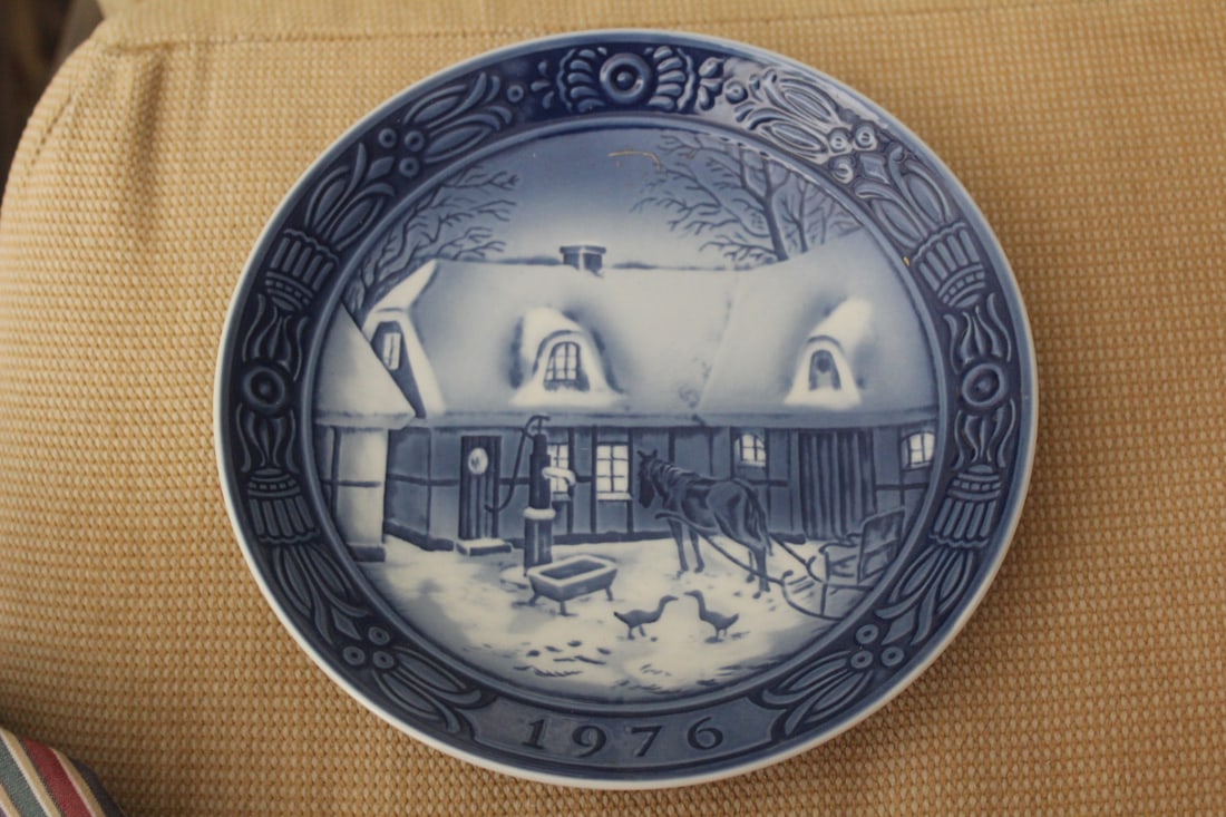 Georg Jensen 1976 Christmas Plate: 7 1/8" in diameter