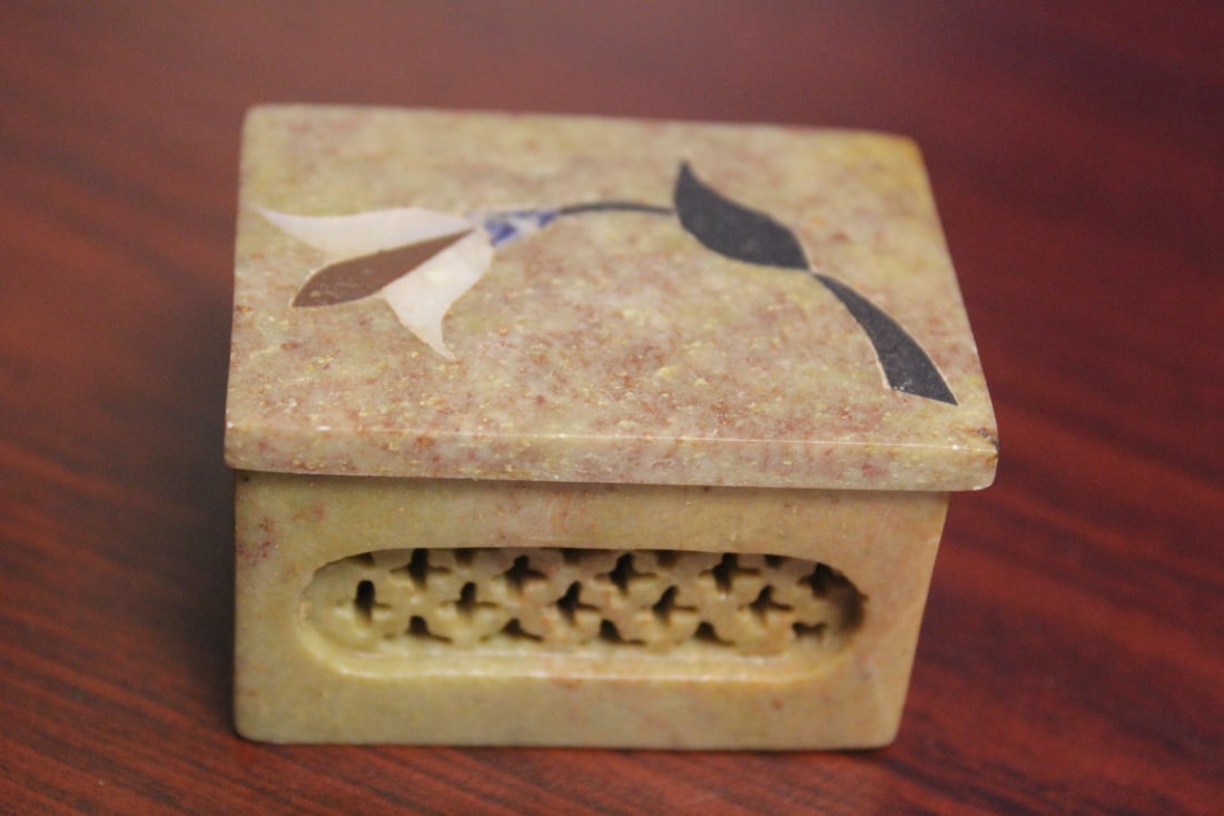 An Inlaid Soapstone Trinket Box: 2 1/8" across
