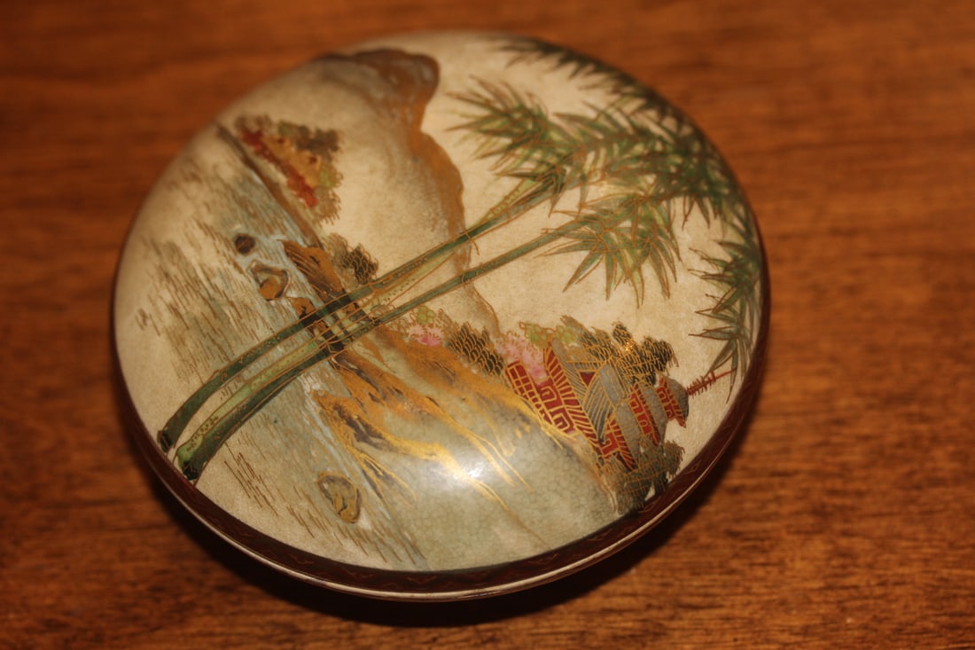 Signed Satsuma Box (1 of 7)