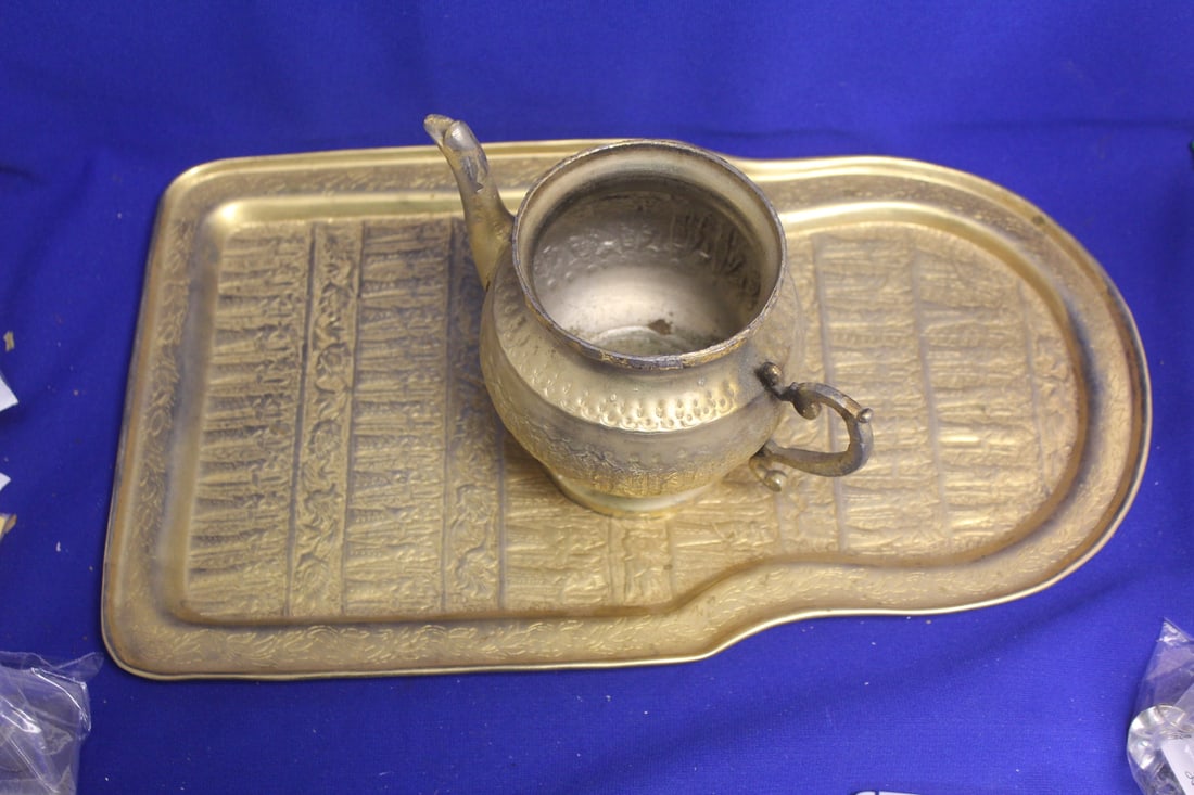 Lot of 2 Gold Articles: tray= 16 inches long