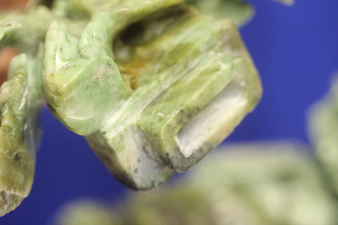 Large Jade/Jadeite Urn - 4