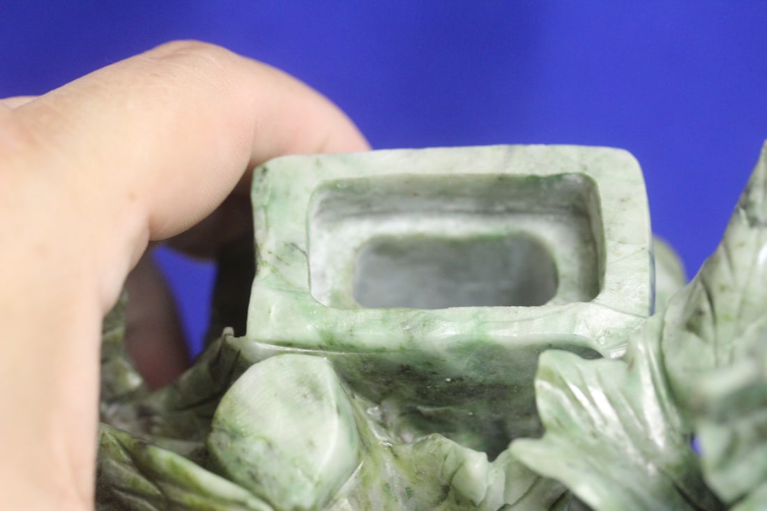 Large Jade/Jadeite Urn - 5