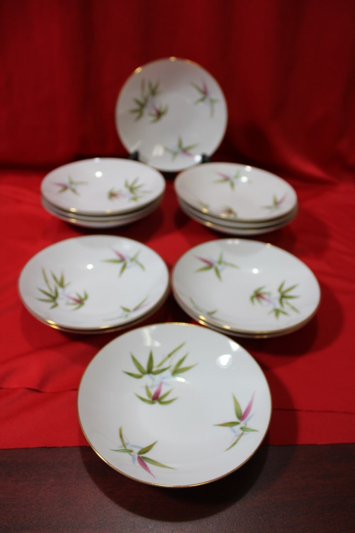 Lot of 12 Bowls: 5 5/8" in diameter