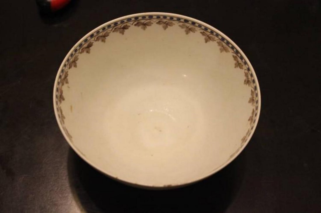 Chinese Export Porcelain Bowl: Most likely 19th century. Could be older. 5 7/8" in diameter, 2 3/4" tall.