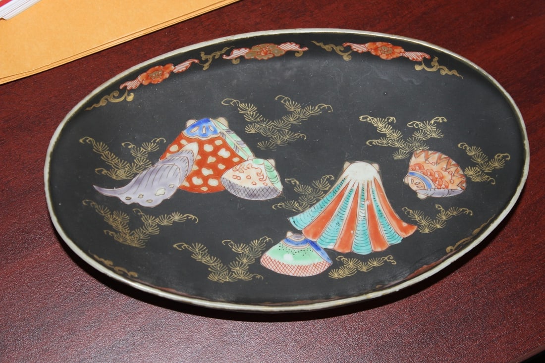 A Signed Japanese Kutani Black Oval Dish: Antique - 8 1/4" in diameter