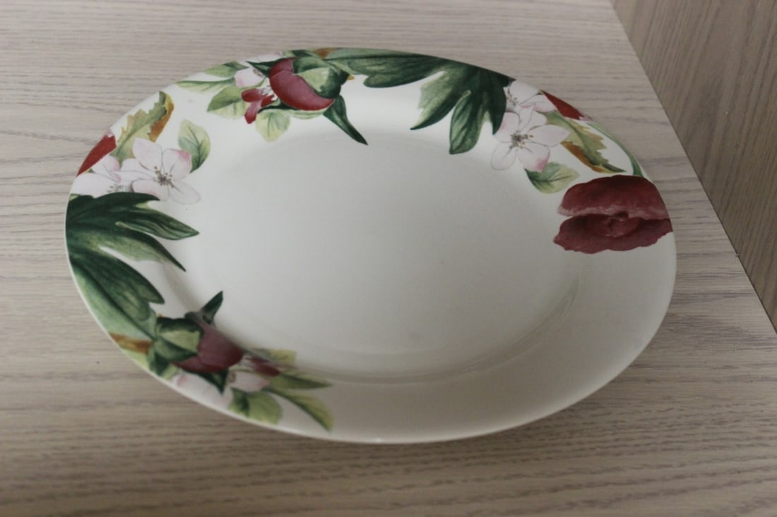 A Gien, France Ceramic Dinner Plate: Volupte Design - 10 3/4 inches in diameter
