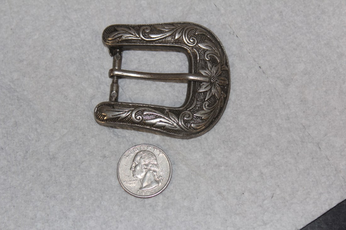 Belt Buckle: as shown