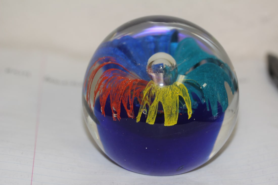 Beautiful Art Glass Paperweight: 3 1/4" tall