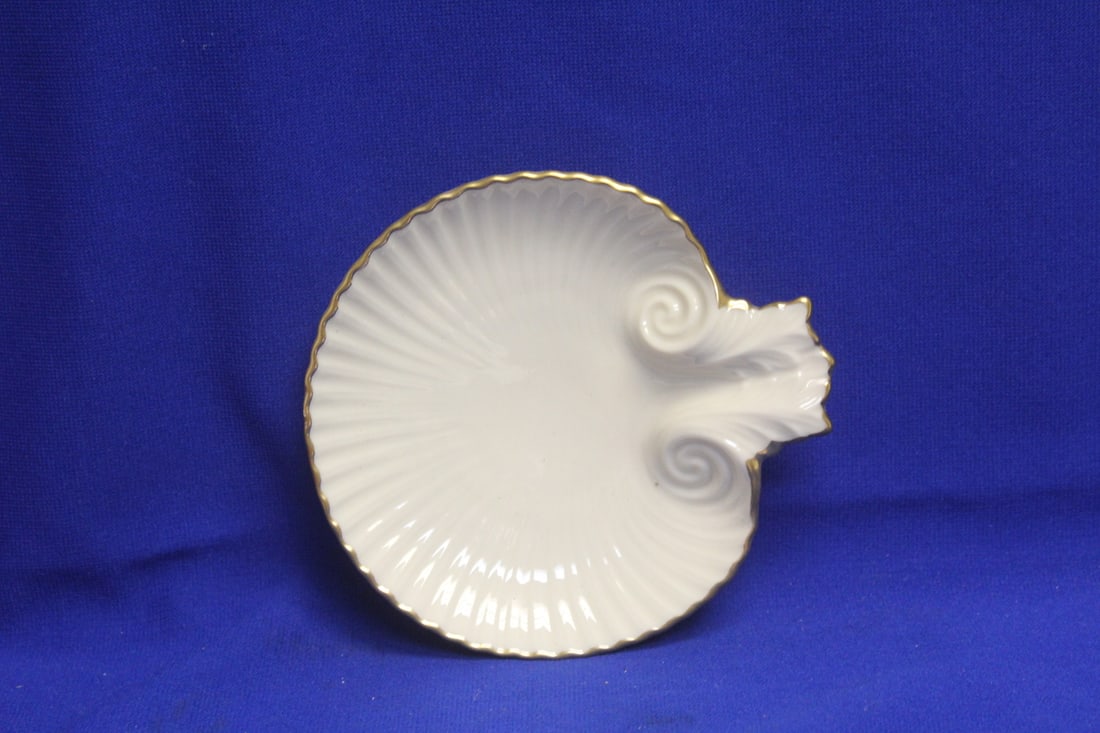 Lenox Shell Serving Dish: 5 1/8" across