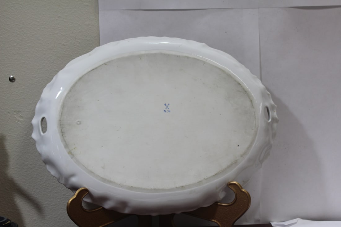 A Large Ceramic Platter - 5