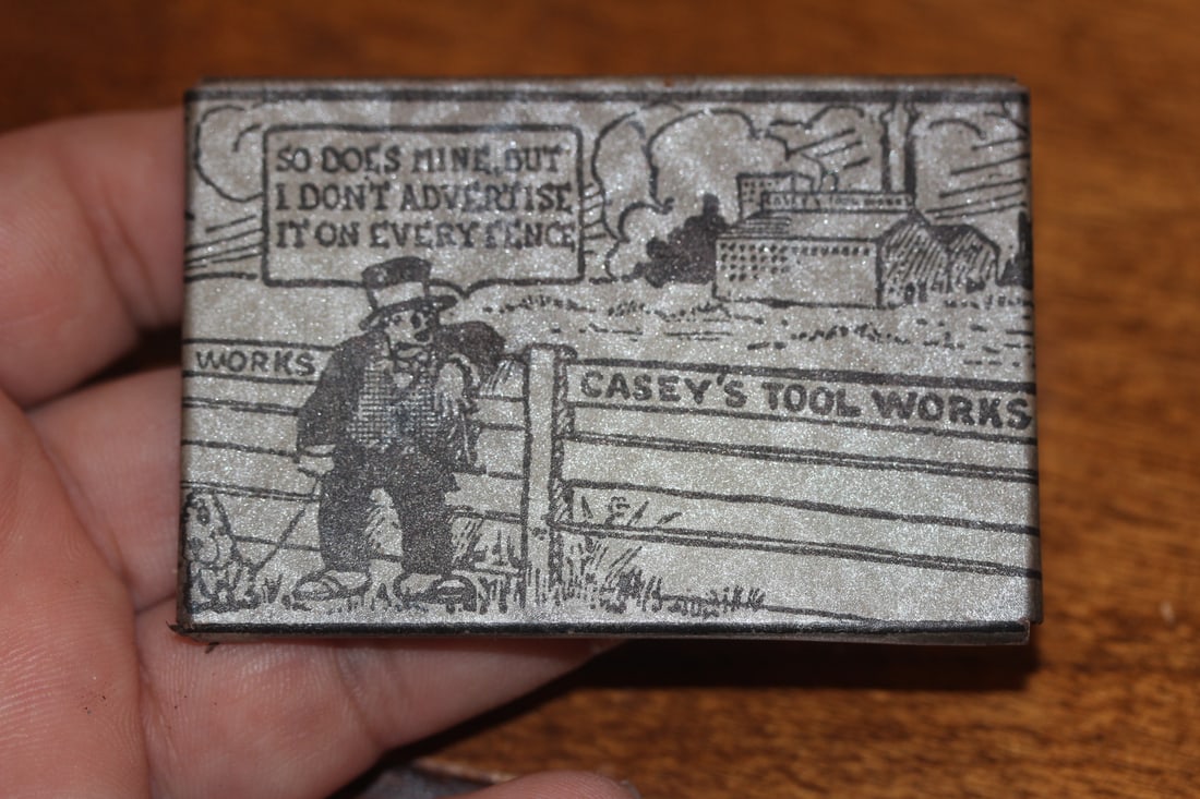 Risque Mirror: as shown on photos