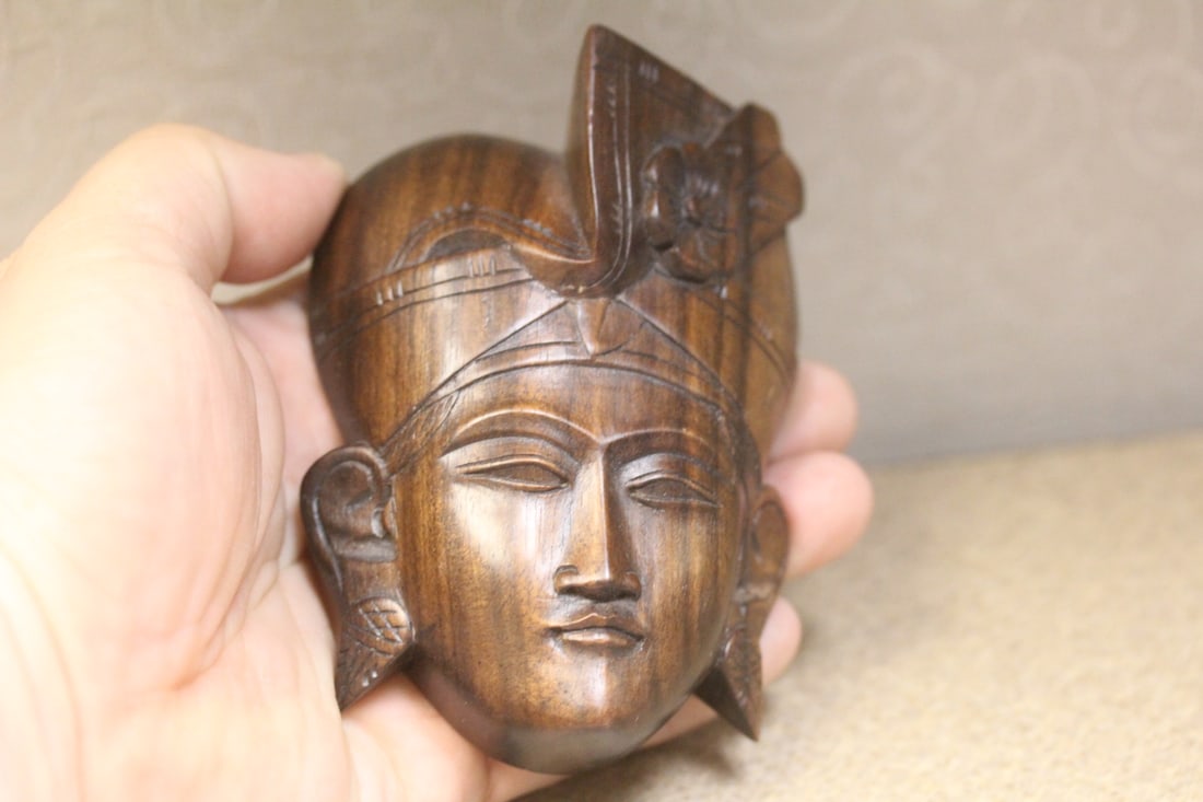 Well Carved Oriental Wooden Face: 4 inches across