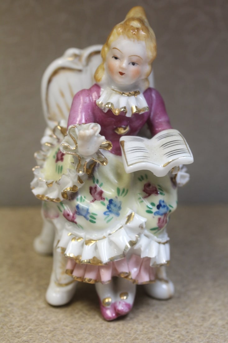 Porcelain Victorian Lady Sitting Down: 5 1/2" tall