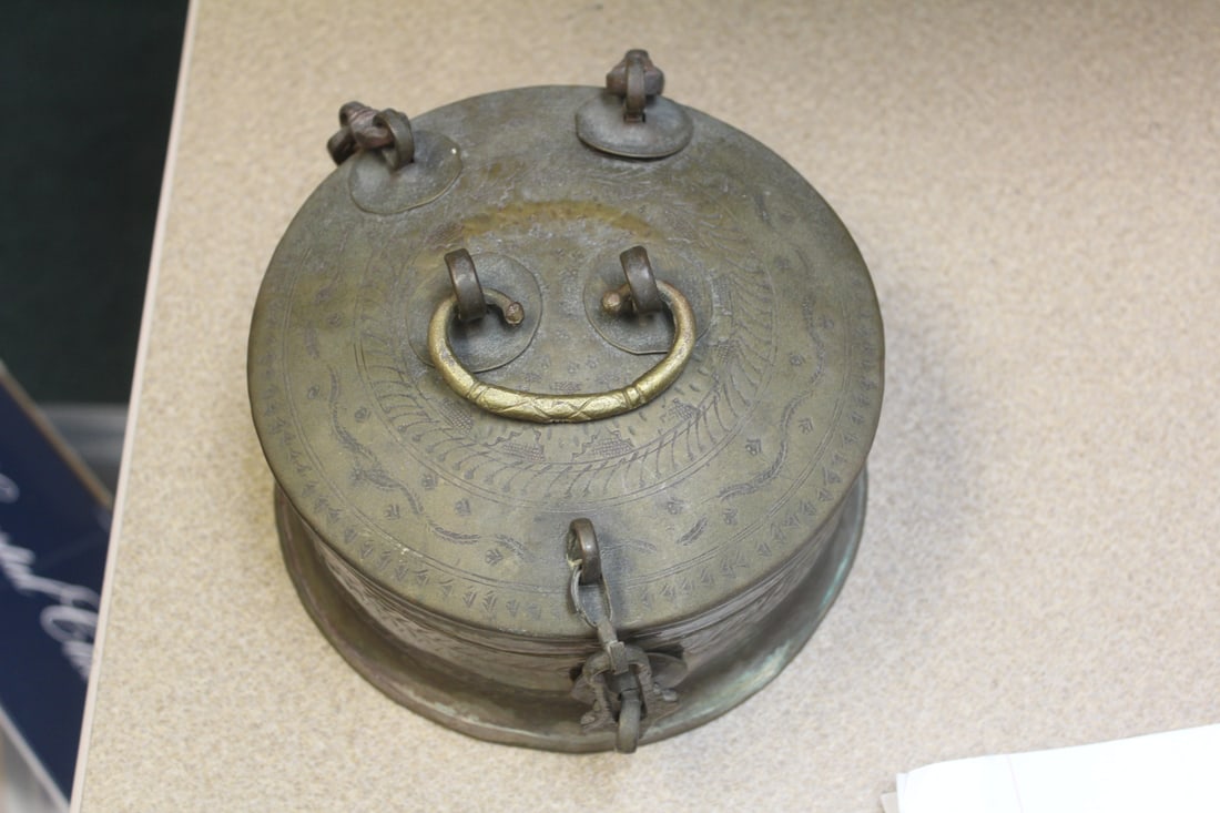 Antique Chinese/Asian Copper Box: 6 5/8" in diameter