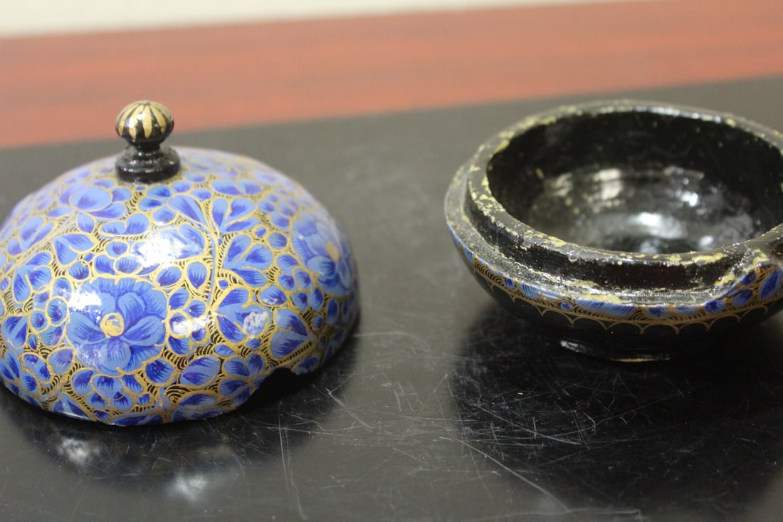 A Signed Russian Lacquer Box - 5