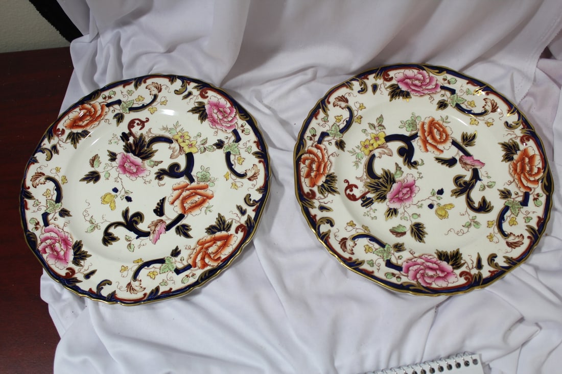 A Pair of Manson's Plate: early 20th century - 10 1/2" in diameter each