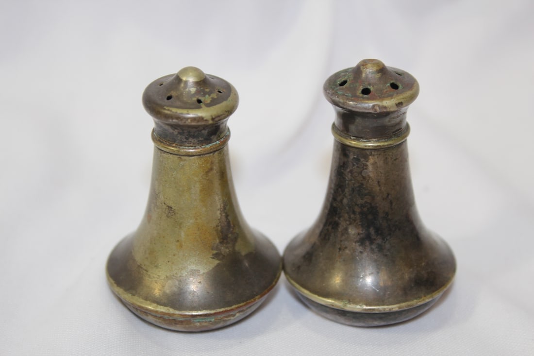 Lot of 2 Silverplated Salt and Pepper Shakers: please note: one has a dent on the bottom - 2 1/2" tall