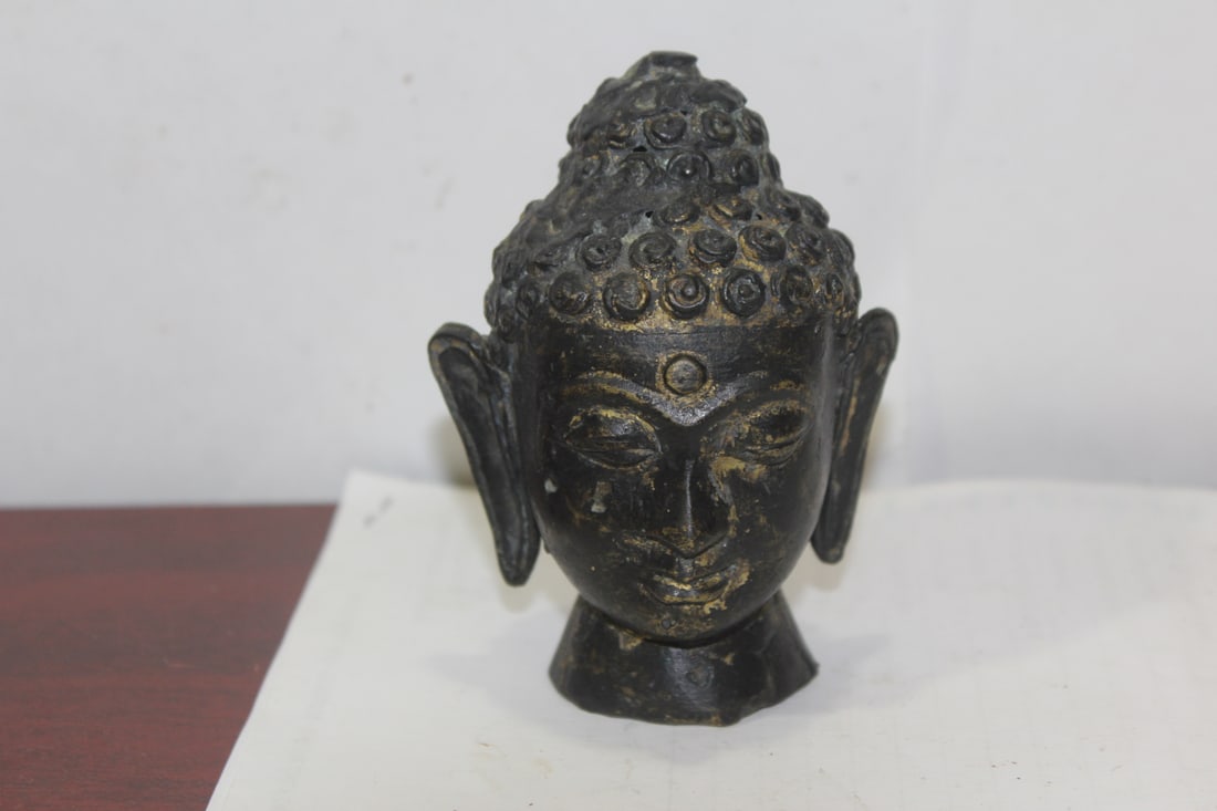 An Antique/Vintage Chinese Buddha Head: appears to be bronze - 4 1/4" tall