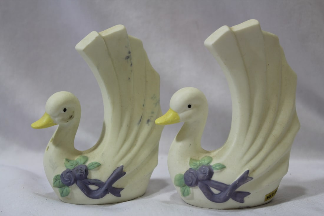 A Pair of Ceramic Swan Salt and Pepper Shakers: 4 1/8" tall each
