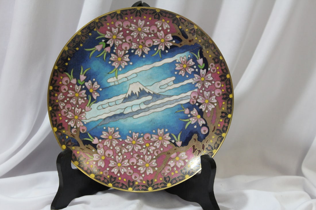 A Chinese Cloisonne Plate: nicely done - 7 1/8" in diameter