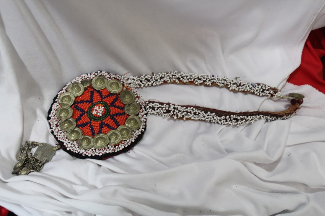 A Vintage Native American Beaded Article: please note: worn - 13" across