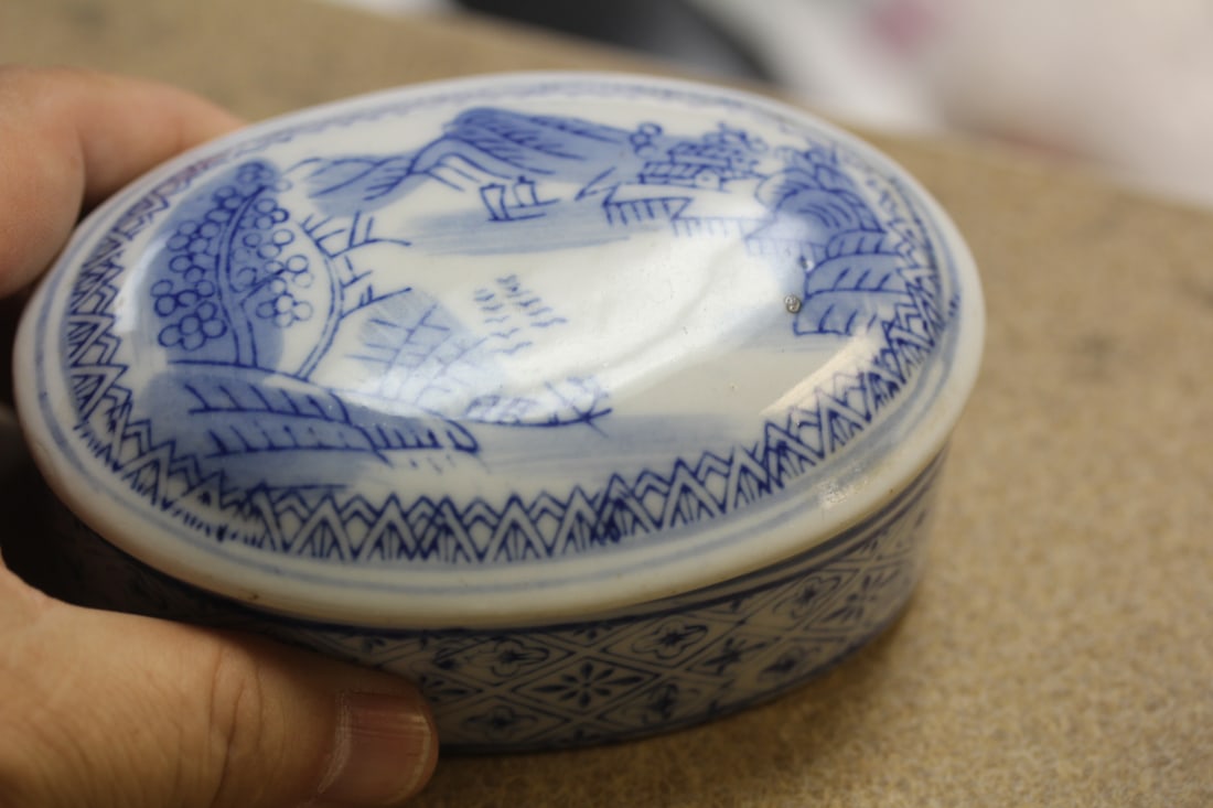 Signed Chinese Ceramic Box - 2